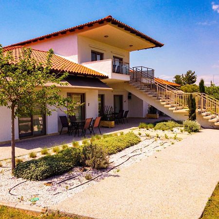 Varkes Suites 2 Nea Moudania Bagian luar foto