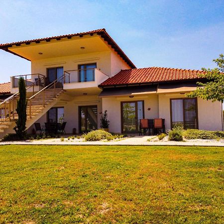 Varkes Suites 2 Nea Moudania Bagian luar foto