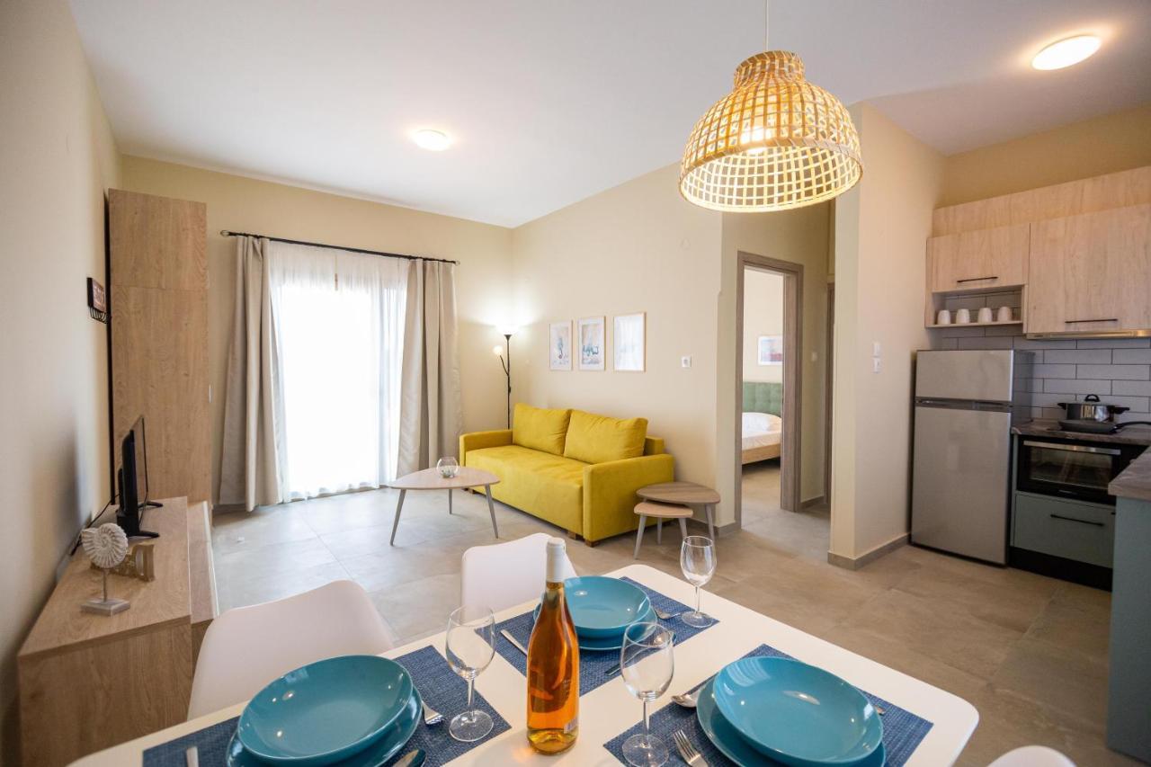Varkes Suites 2 Nea Moudania Bagian luar foto