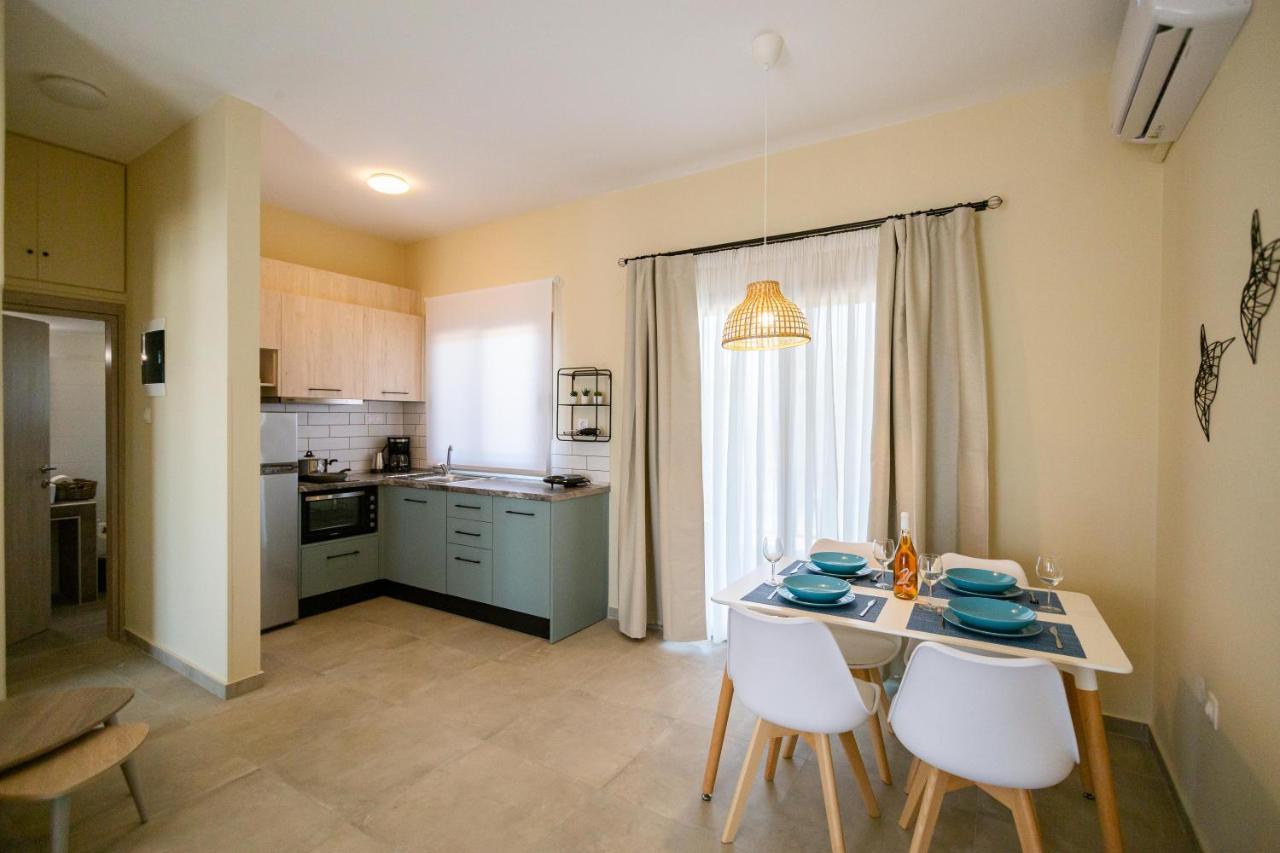 Varkes Suites 2 Nea Moudania Bagian luar foto