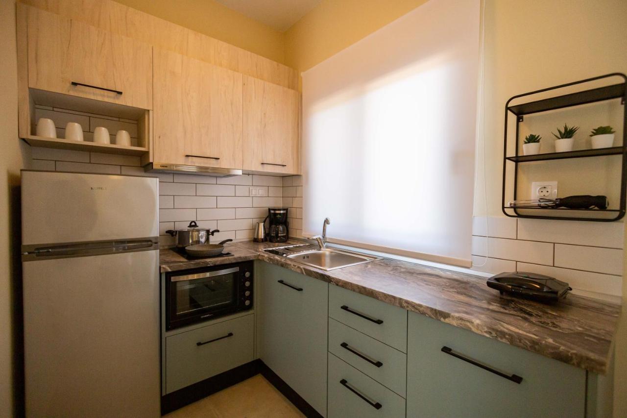 Varkes Suites 2 Nea Moudania Bagian luar foto