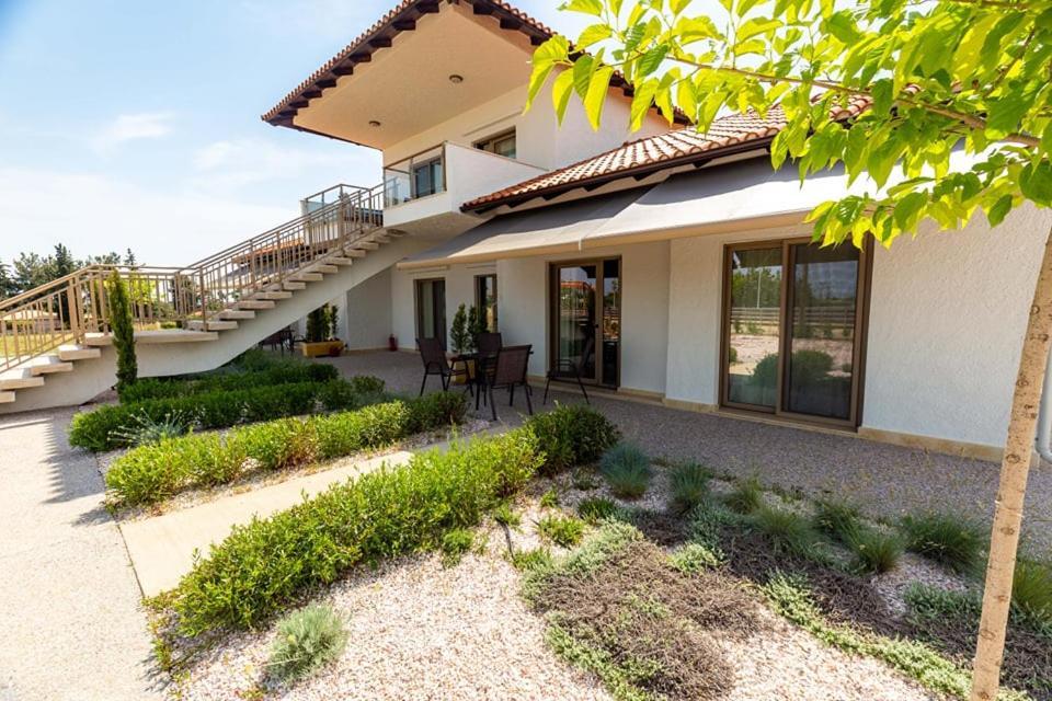 Varkes Suites 2 Nea Moudania Bagian luar foto