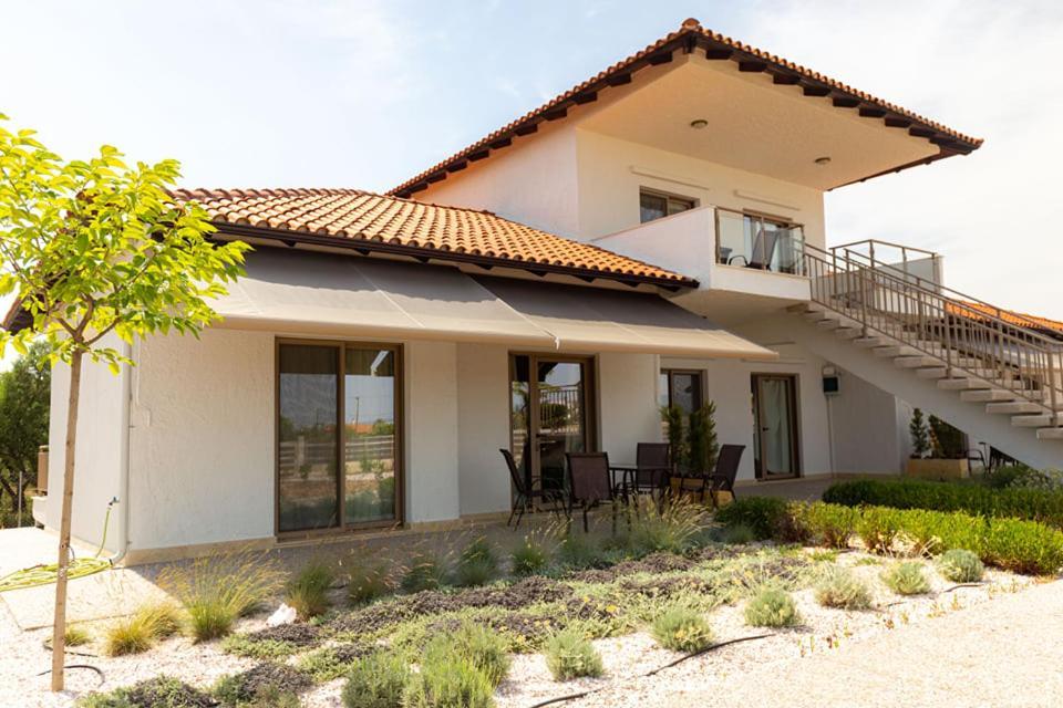Varkes Suites 2 Nea Moudania Bagian luar foto