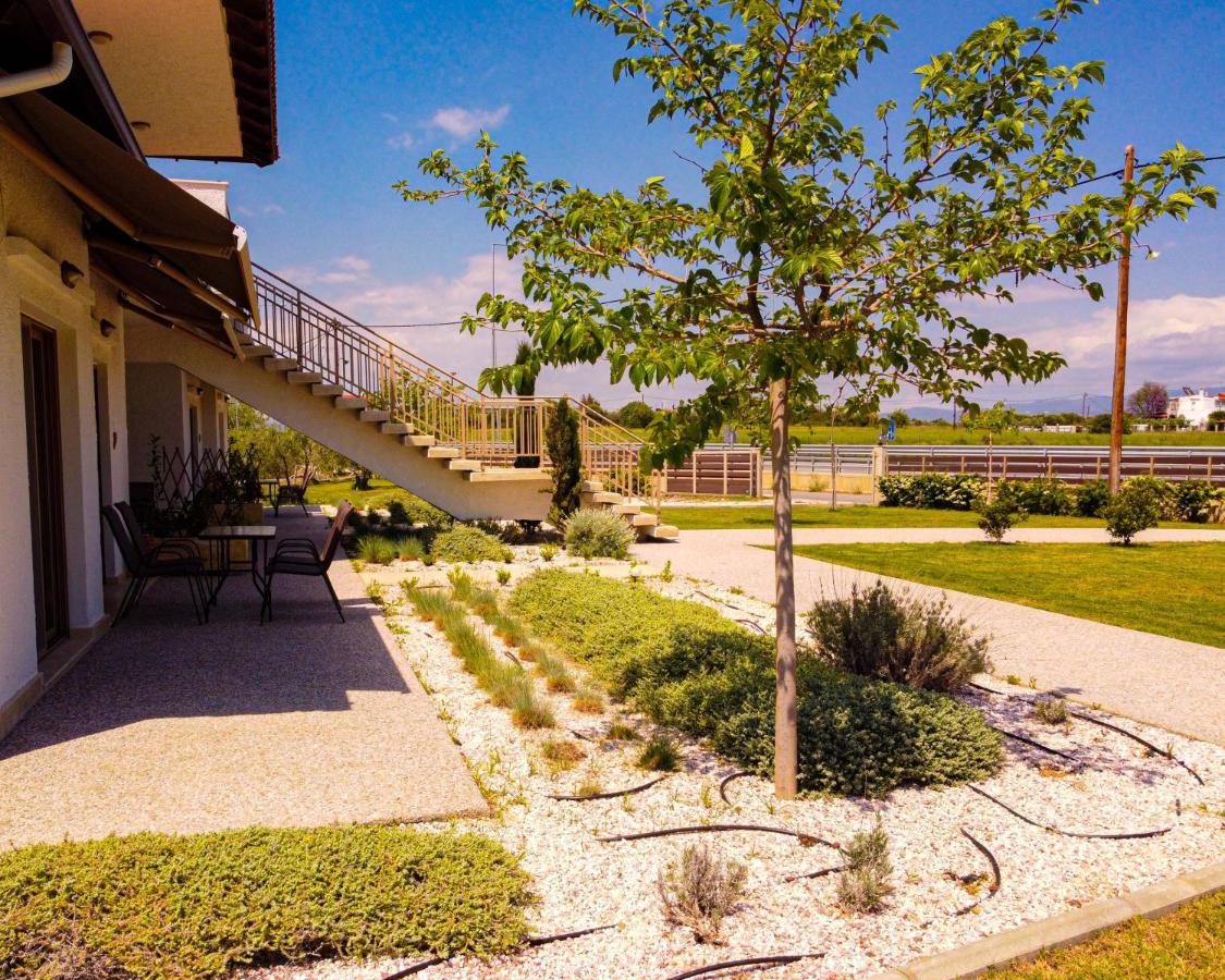 Varkes Suites 2 Nea Moudania Bagian luar foto