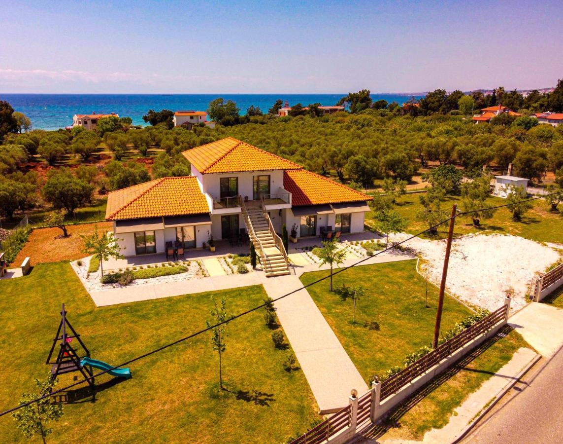 Varkes Suites 2 Nea Moudania Bagian luar foto