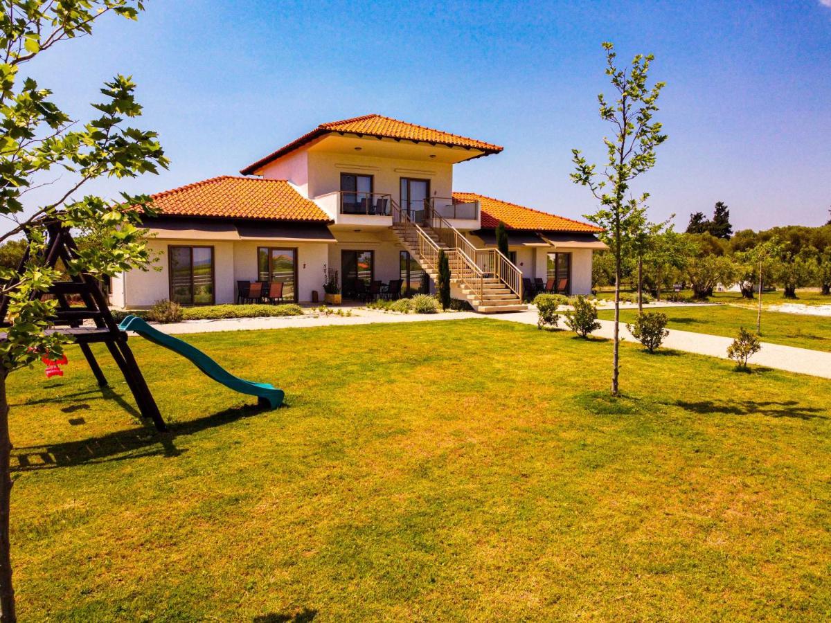 Varkes Suites 2 Nea Moudania Bagian luar foto
