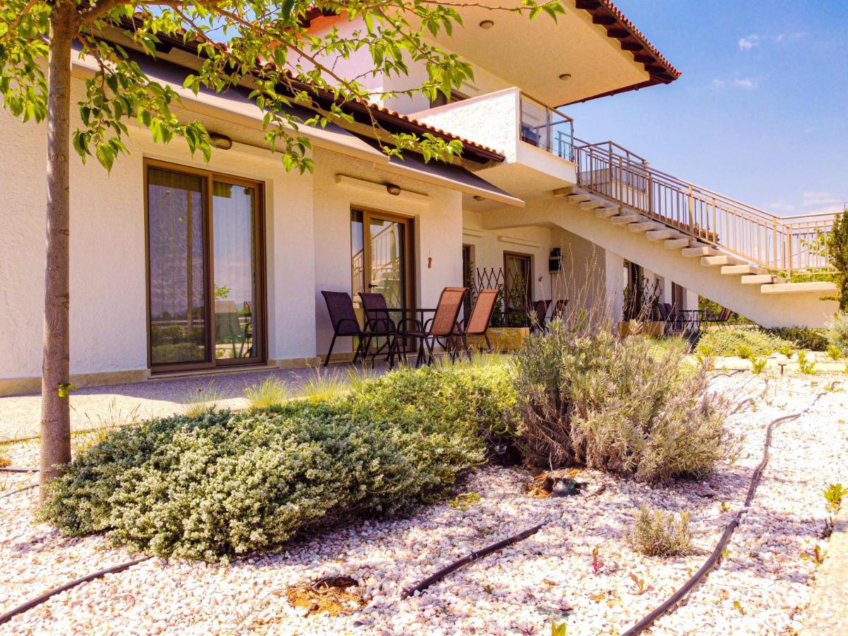 Varkes Suites 2 Nea Moudania Bagian luar foto