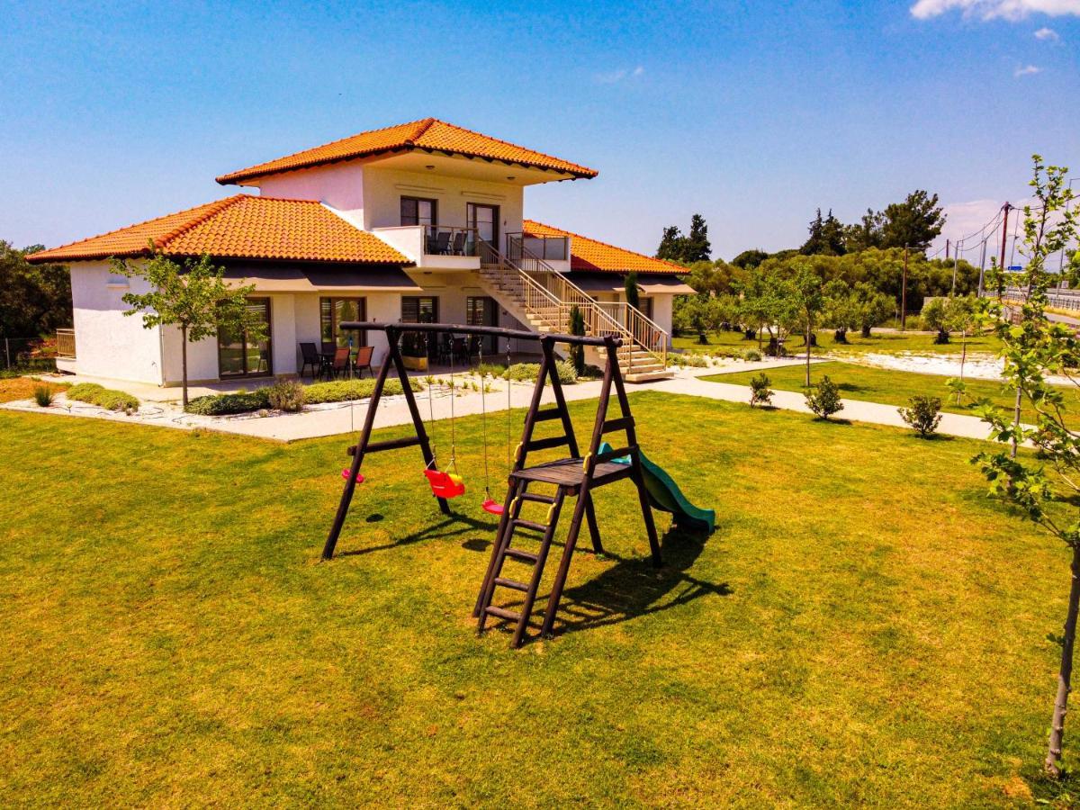 Varkes Suites 2 Nea Moudania Bagian luar foto